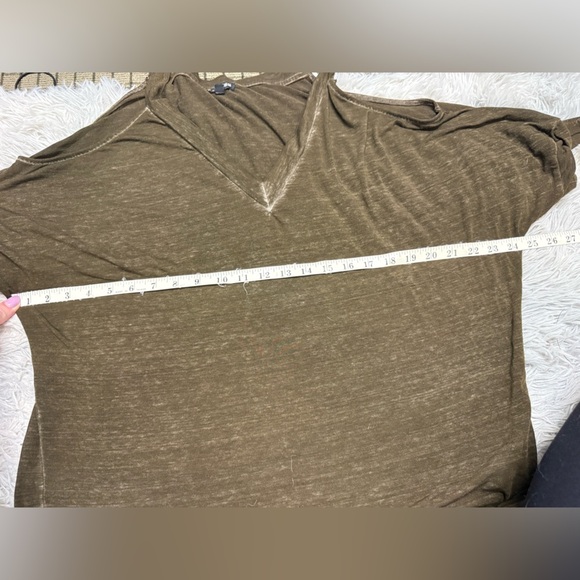 Express Thin Cold Shoulder Long Sleeve Oversized Shirt Washed Green/Brown Size M - Picture 6 of 6